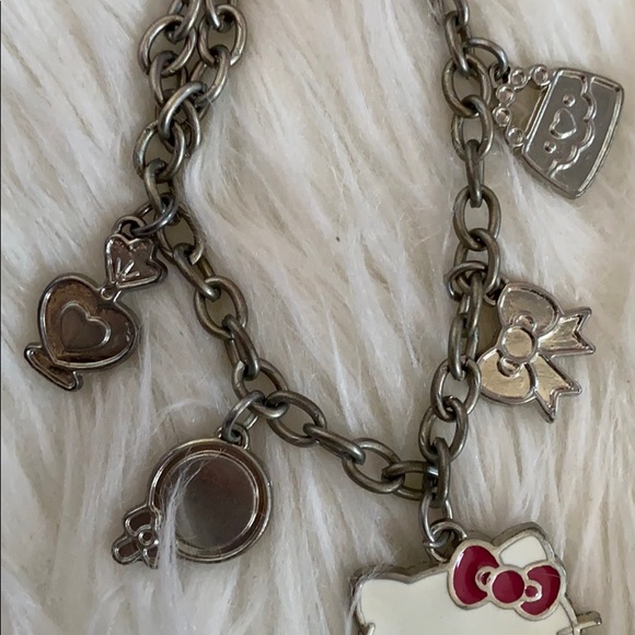 hello kitty sanrio charm bracelet - Picture 3 of 3